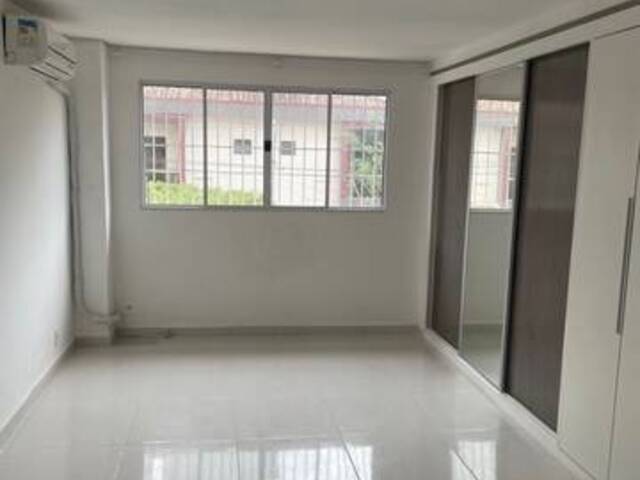 Casa para Locação em Praia Grande - 2