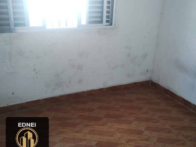 Sobrado para Venda em São Vicente - 4