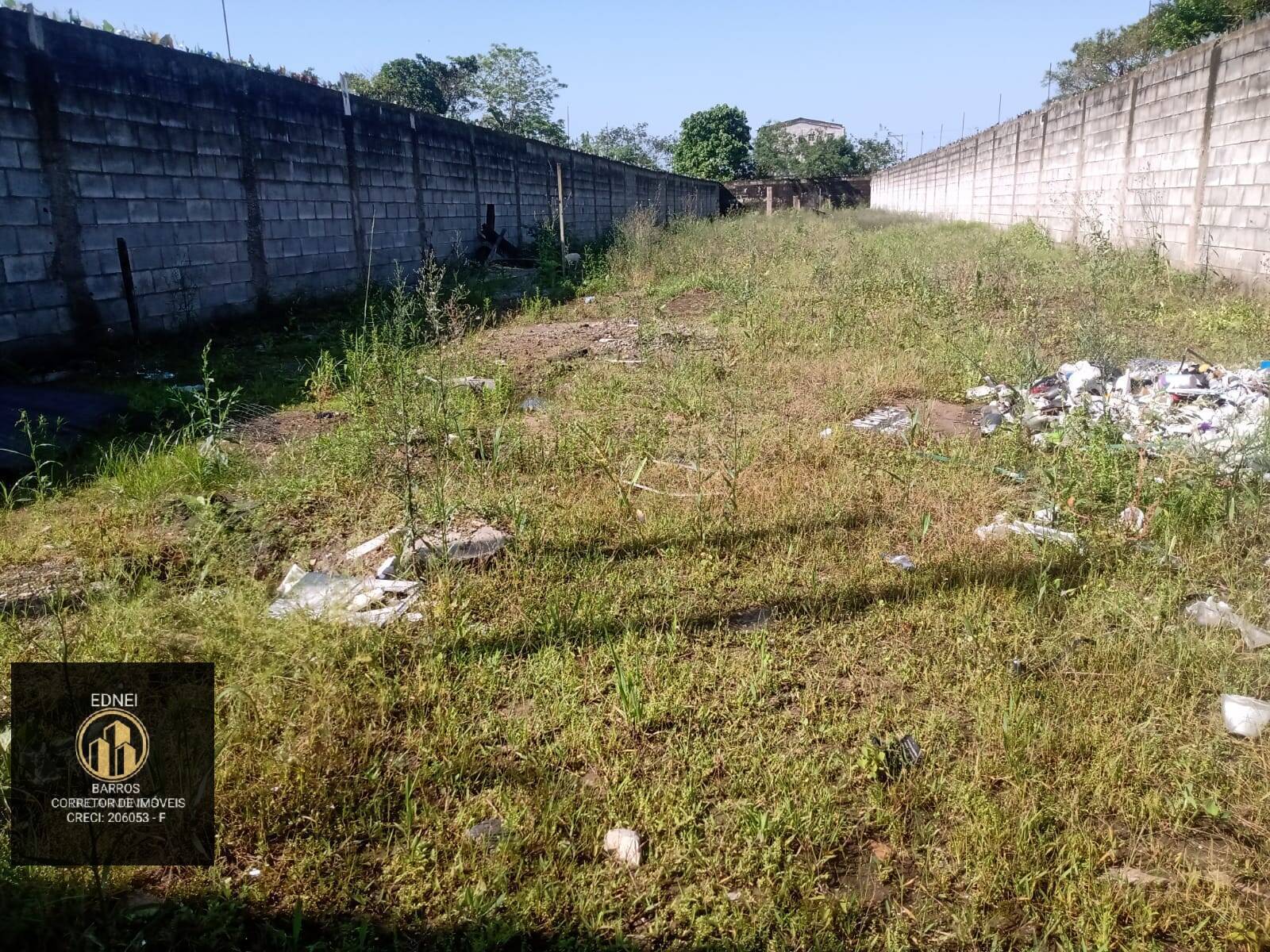 Loteamento e Condomínio, 700 m² - Foto 1